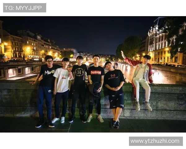 和平精英战场上的拼搏与荣耀：RNG团队的奋斗历程全景回顾